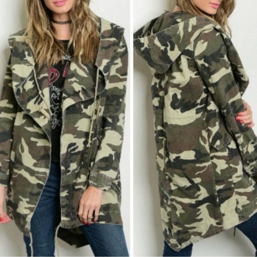 NWT Oversized Camouflage Hooded Utility Cargo Jacket Size Med